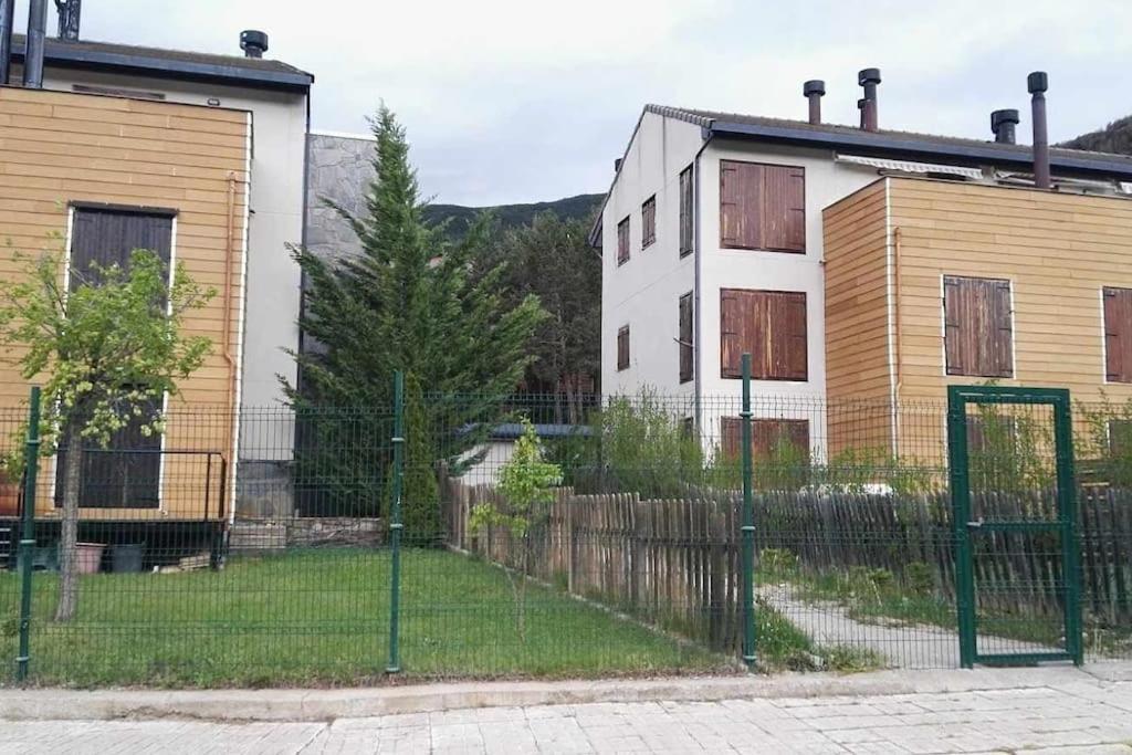 Casa Nora Вильянуа Экстерьер фото